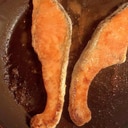 フライパンで簡単！鮭の醤油バター焼き